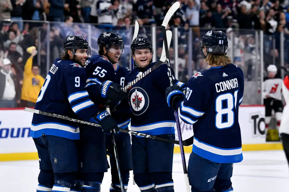 Jets ride seven-game win streak as they fly to the top of the standings.